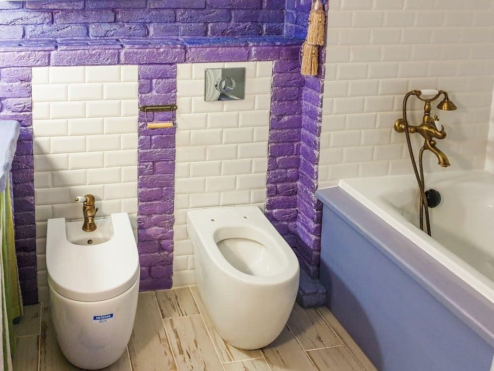 Clean bathroom toilet highlighting hygiene practices important for preventing urinary tract infections