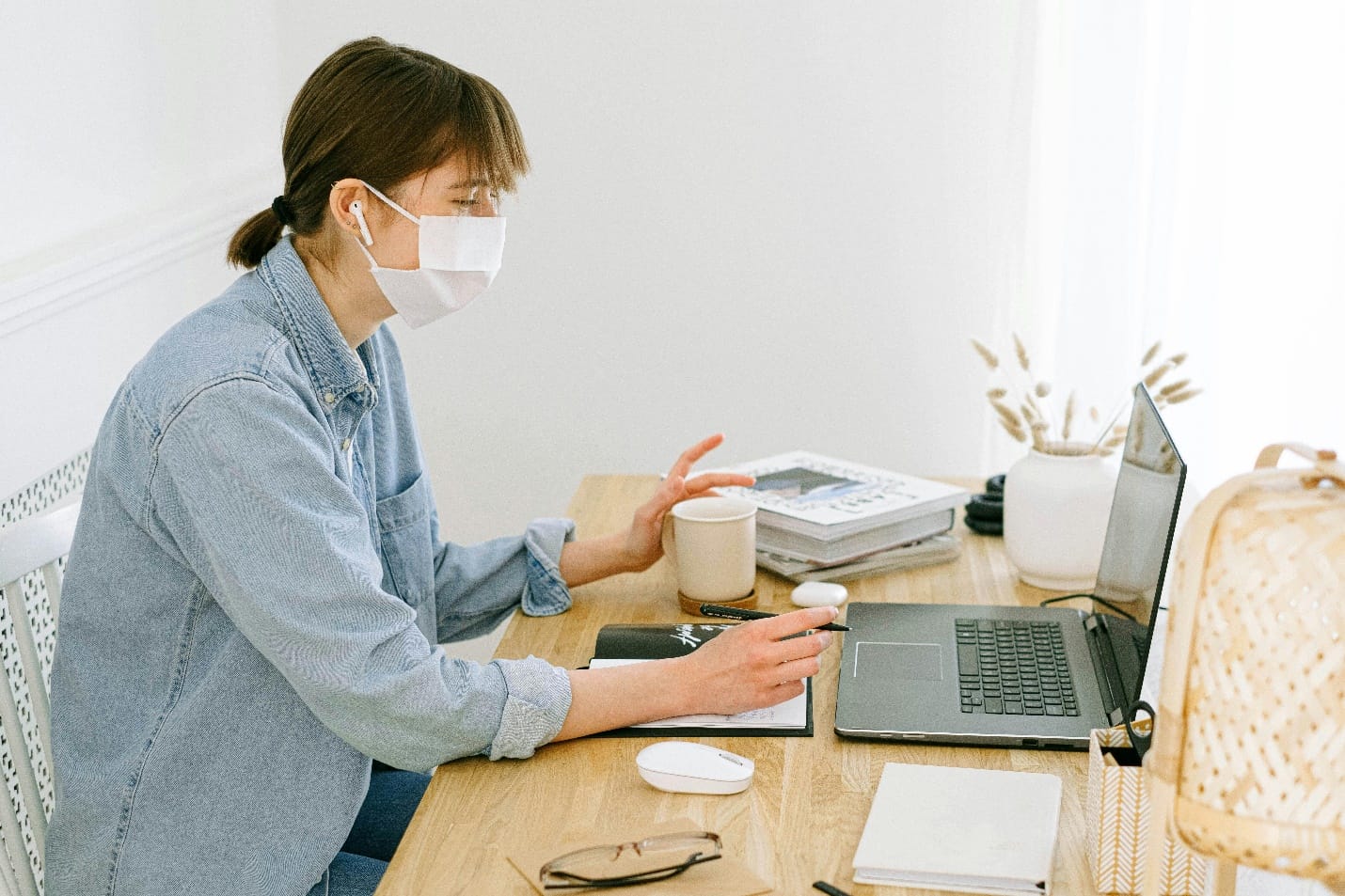 Patient talking to a doctor online